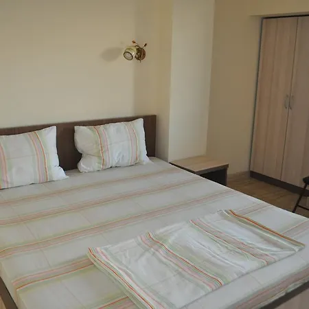 Raza - Locatie Centrala 3* Észak-Eforie